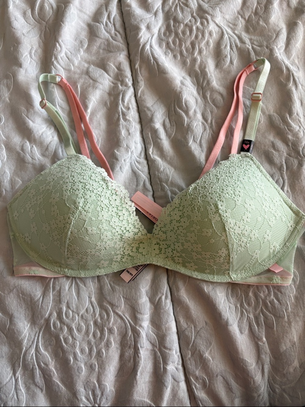 Victoria's Secret Sexy Tee Wireless Push-Up Lace Bra